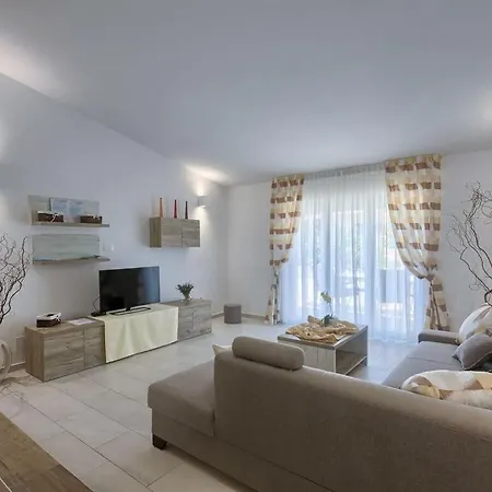 Manuela Comfortable Villa *